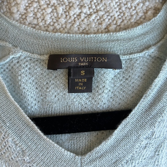 Louis Vuitton vintage pale green cashmere sweater blouse top - Picture 3 of 8